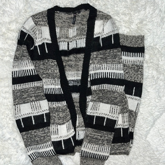 Sweaters - Long line cardigan